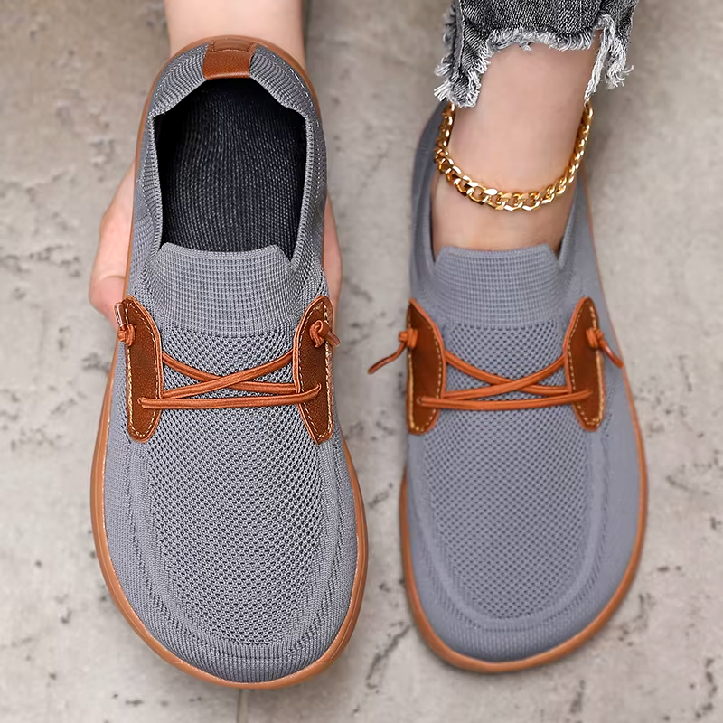 Aira Mesh Sneaker